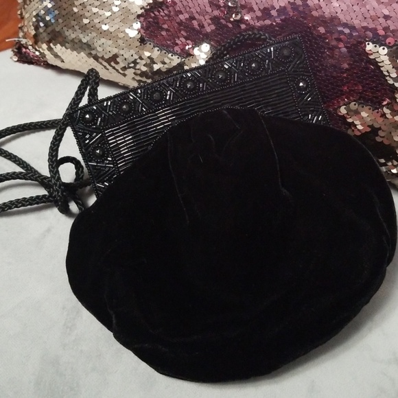 Vintage Beaded  Velvet  Evening Purse - Picture 3 of 6